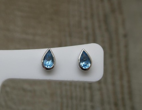 Stunning 9ct white gold - 9ct, pear
