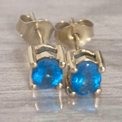 9ct gold neon blue apatite - gold,