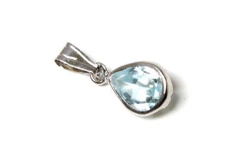 9ct white gold - 9ct, topaz