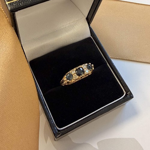 9ct yellow gold ring with - 9ct,