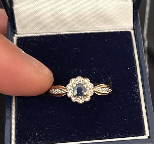 9ct gold ring blue sapphire - gold,