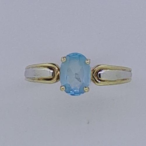 9ct gold blue topaz - blue, solitaire